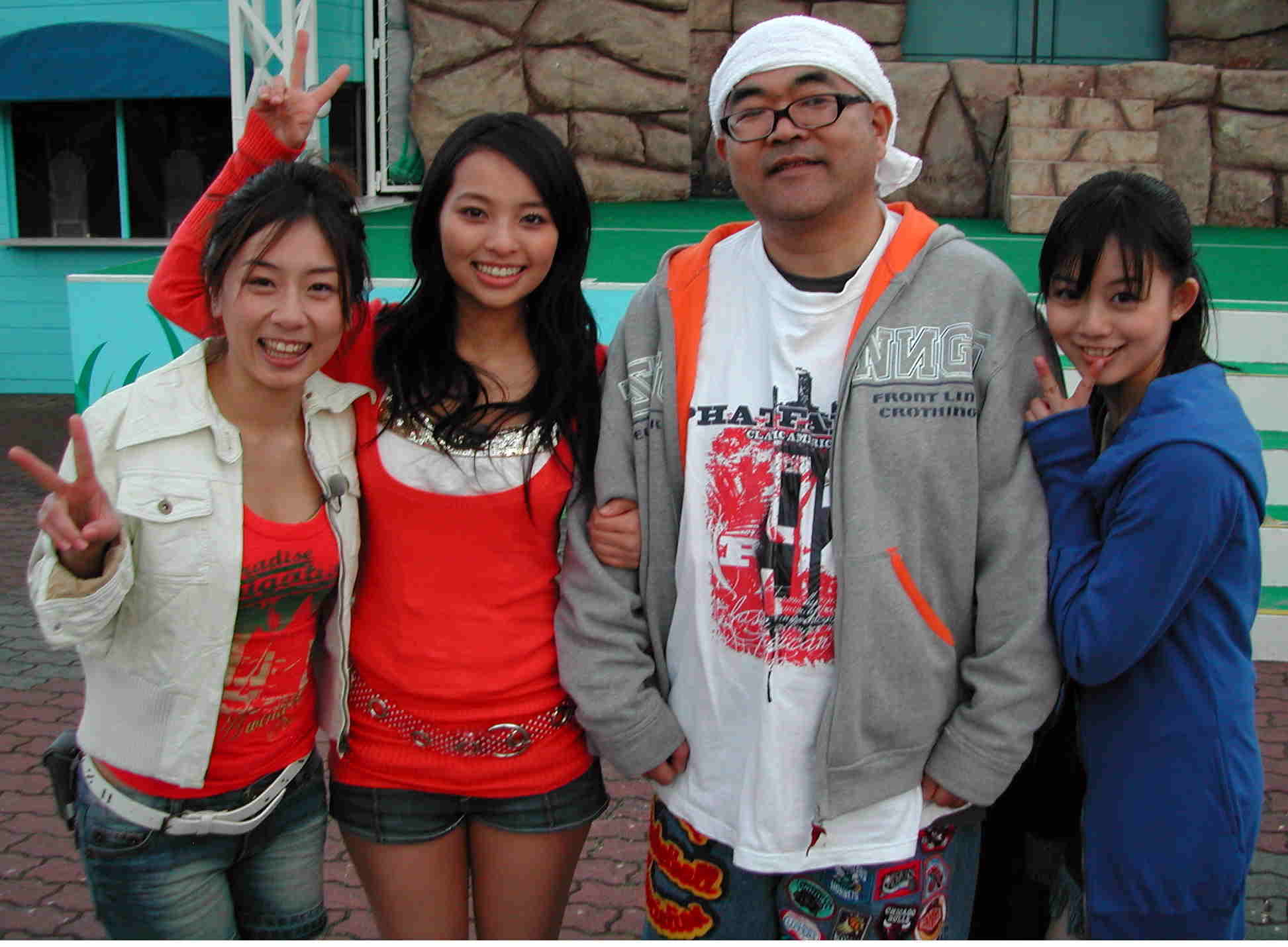 ホリプロアイドル３人とセクシーＤの画像